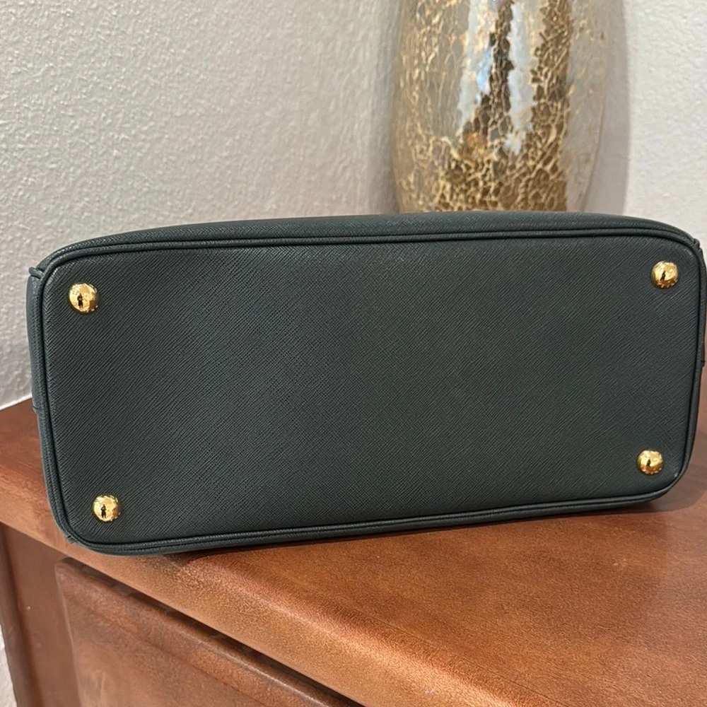 Prada Green Leather Women's Bag - Picture 3 of 6
